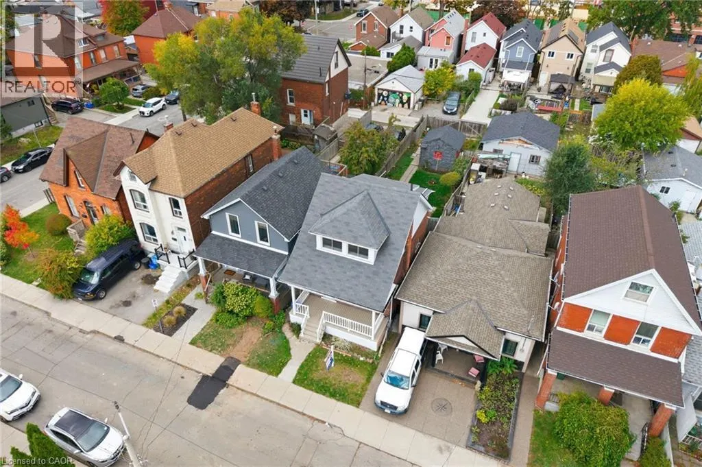 217 EMERALD Street N