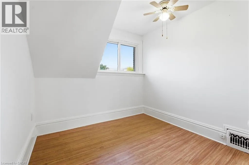 217 EMERALD Street N