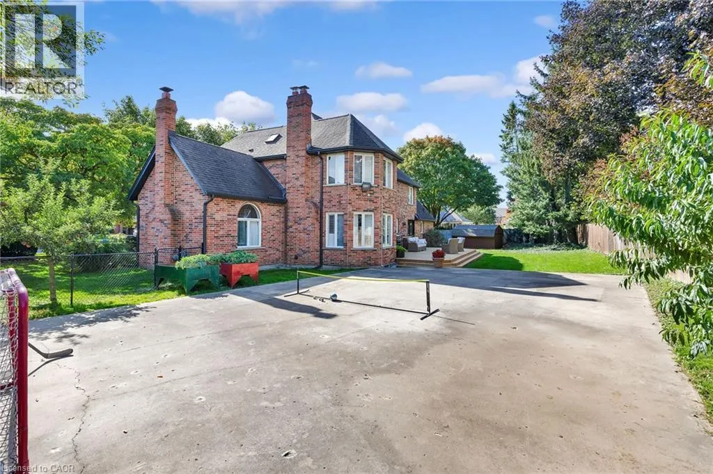 250 GREY SQUIRREL Place