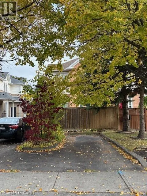 98 FELLOWES Crescent