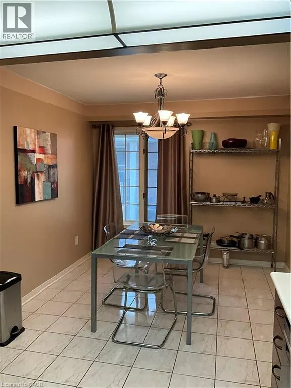 98 FELLOWES Crescent