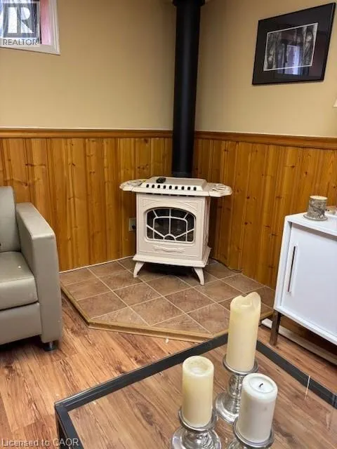 98 FELLOWES Crescent