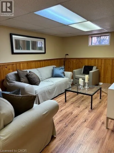 98 FELLOWES Crescent