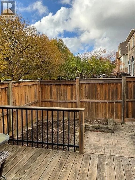 98 FELLOWES Crescent