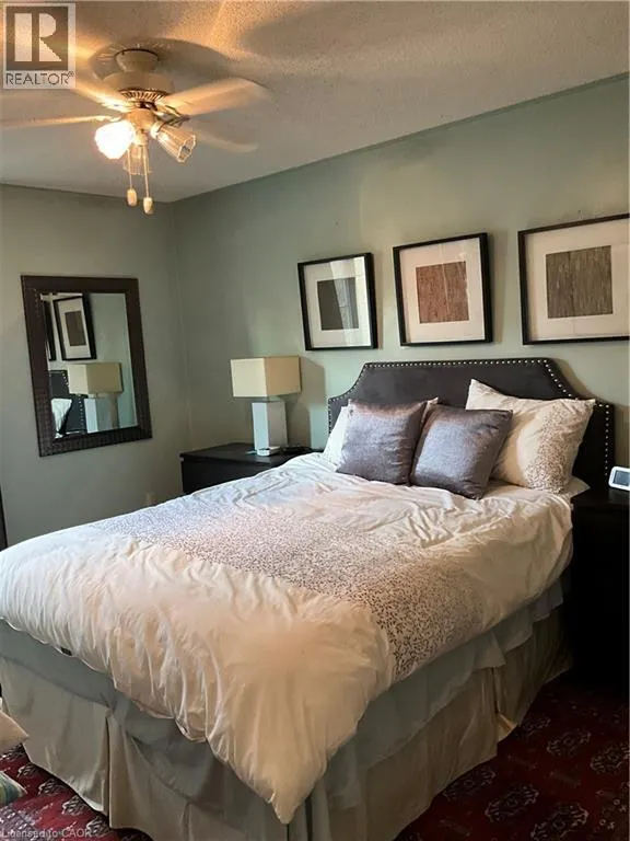 98 FELLOWES Crescent