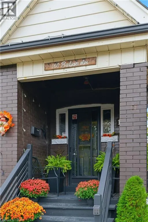 160 BALSAM Avenue N