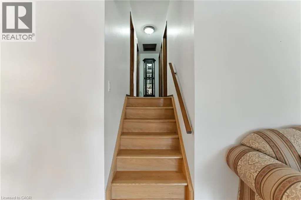 1043 CANFIELD Crescent