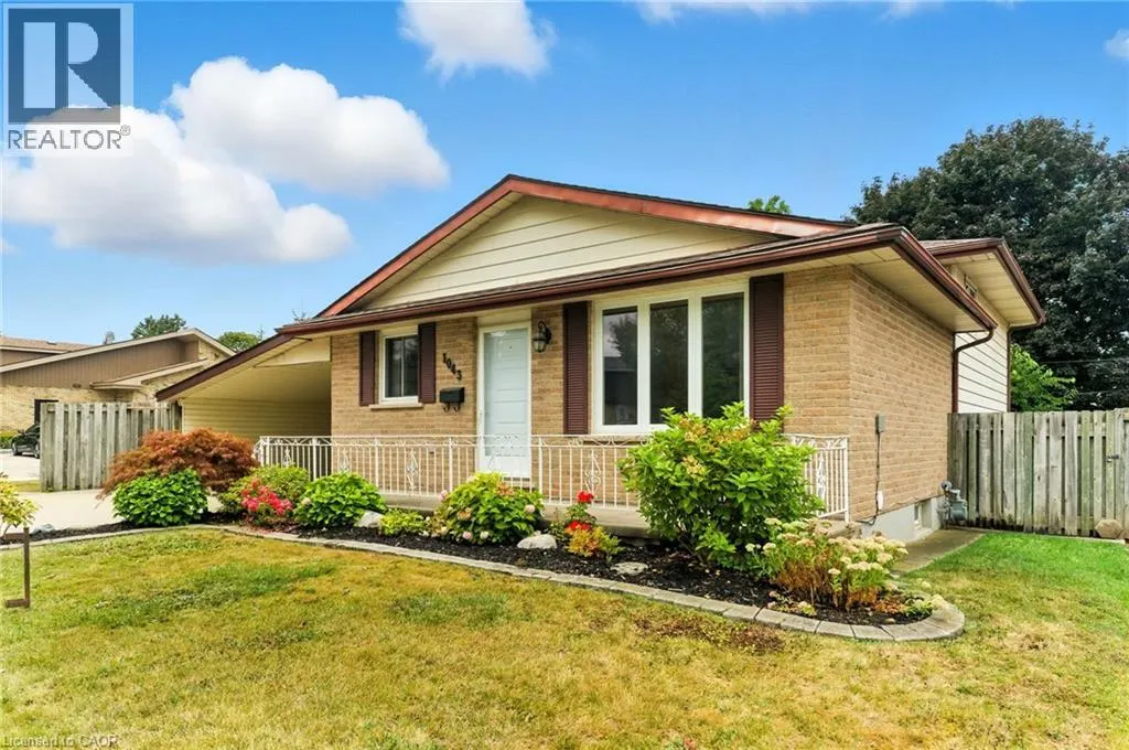 1043 CANFIELD Crescent