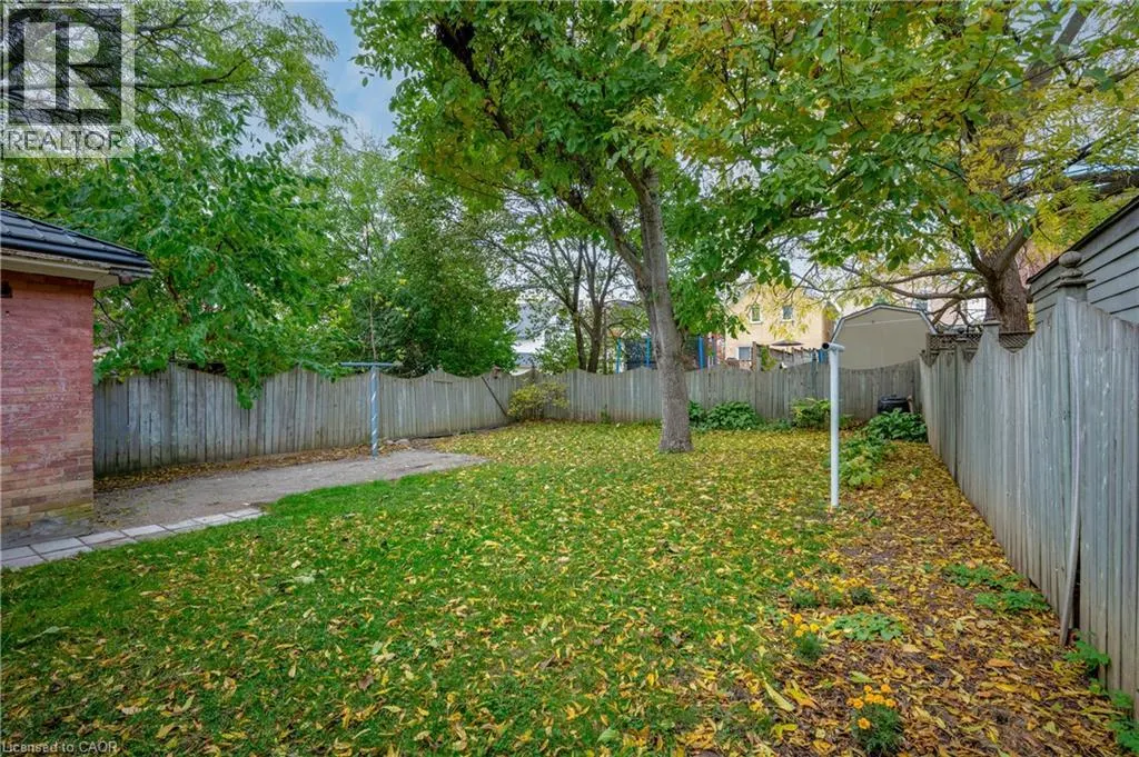 34 STIRLING Avenue N