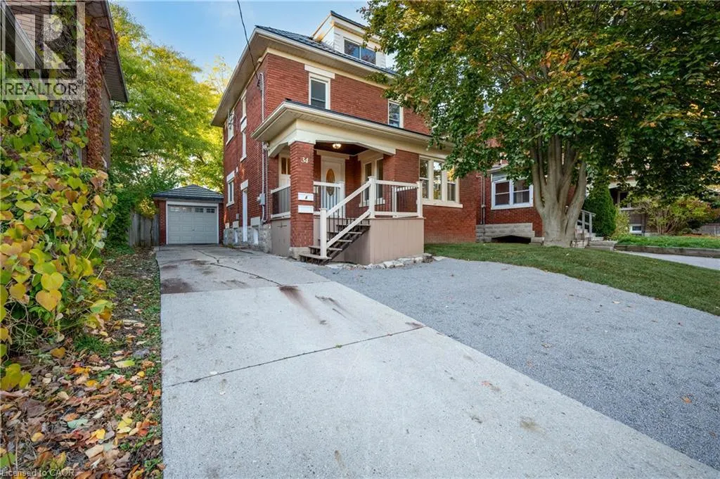 34 STIRLING Avenue N