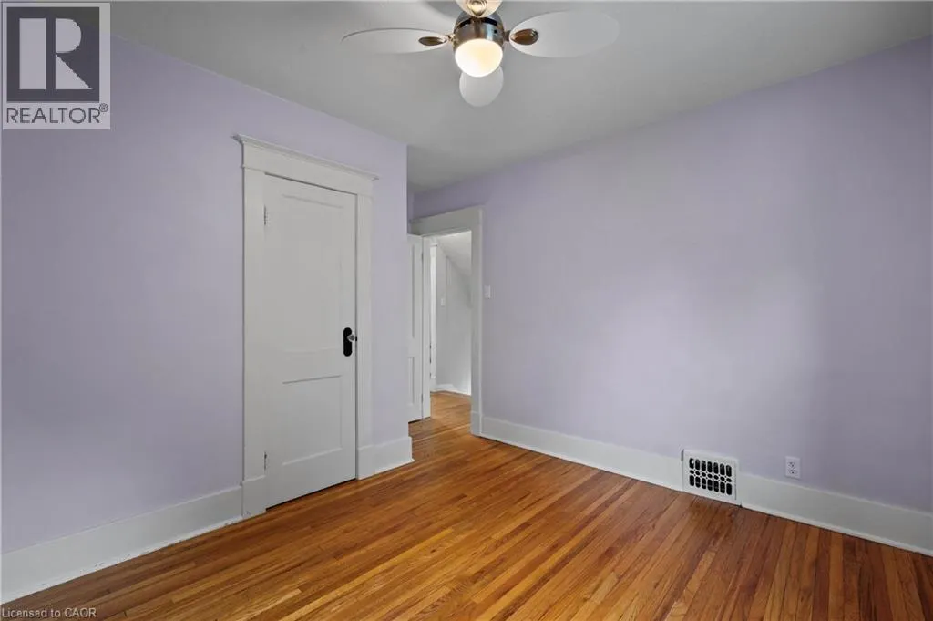 34 STIRLING Avenue N