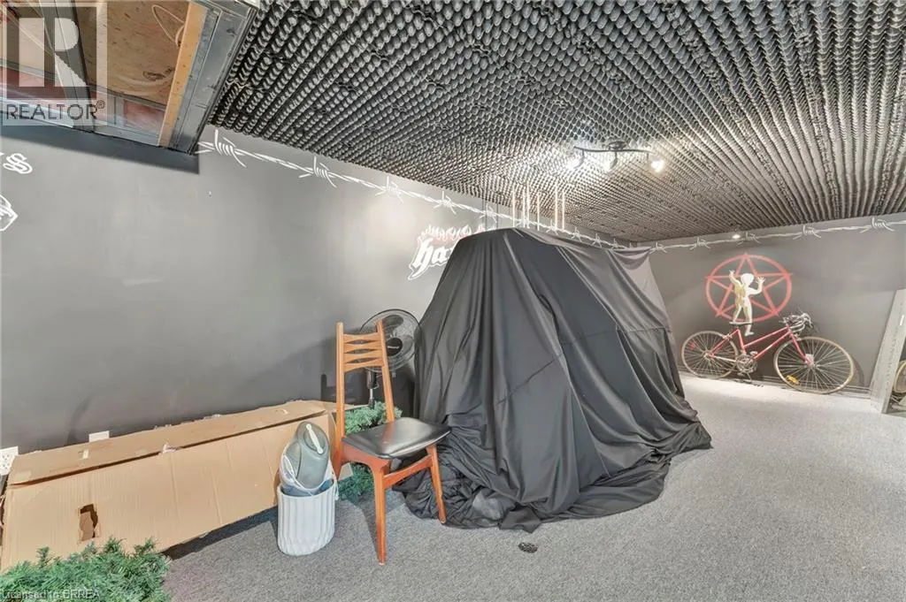 35 SHALFLEET Boulevard