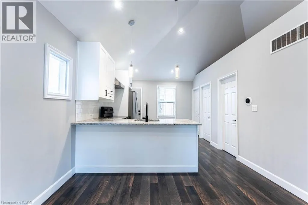 222 KENSINGTON Avenue N