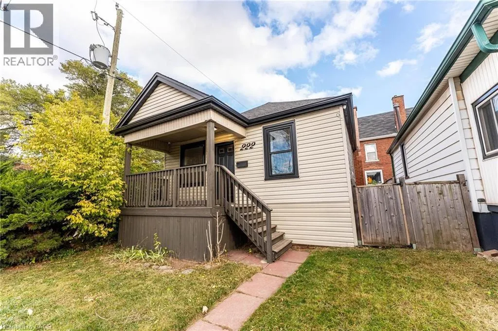 222 KENSINGTON Avenue N