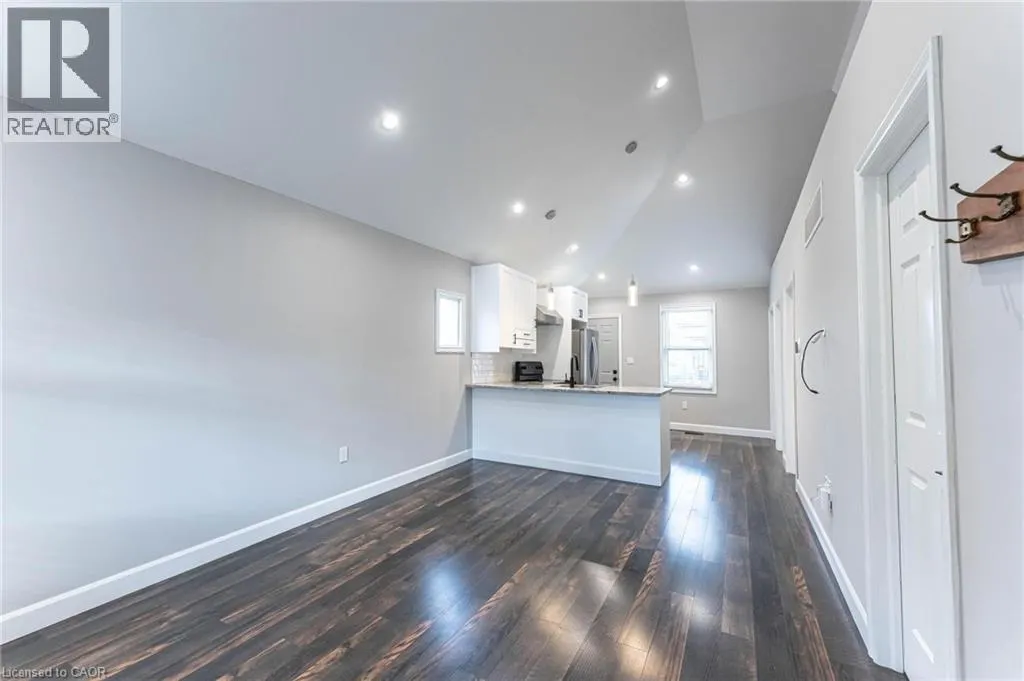 222 KENSINGTON Avenue N