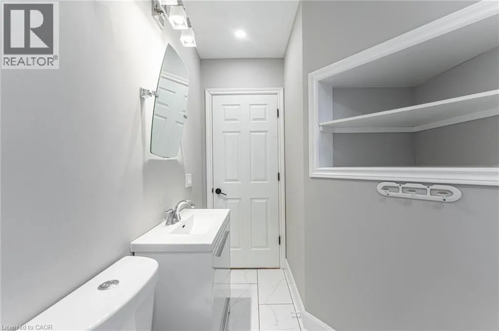 222 KENSINGTON Avenue N