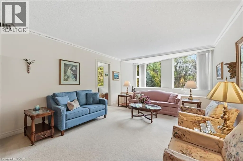 77 GOVERNORS Road Unit# 207, #207