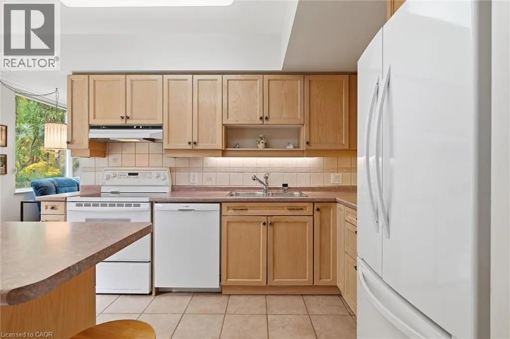 77 GOVERNORS Road Unit# 207, #207