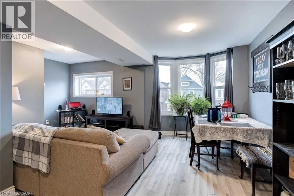 24 AVALON Place Unit# Upper, #Upper