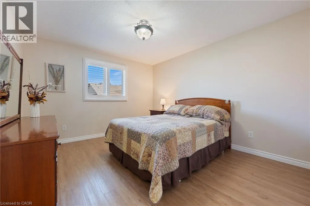 510 QUEENSWAY W Unit# 33, #33