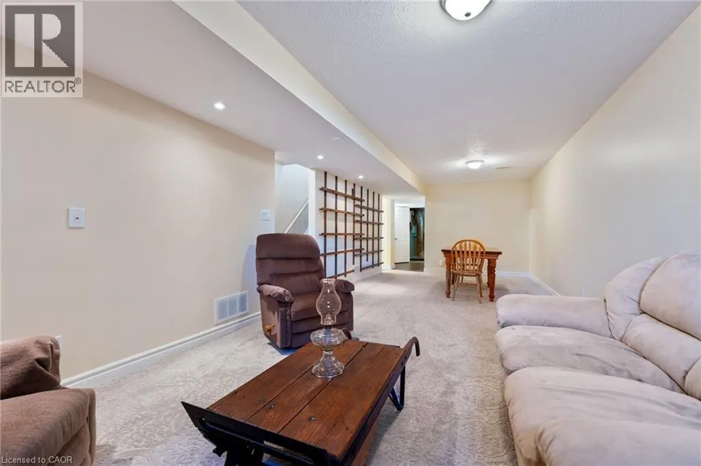 510 QUEENSWAY W Unit# 33, #33