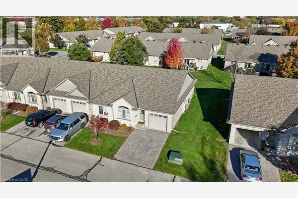 510 QUEENSWAY W Unit# 33, #33