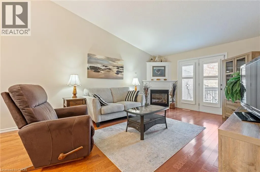 510 QUEENSWAY W Unit# 33, #33