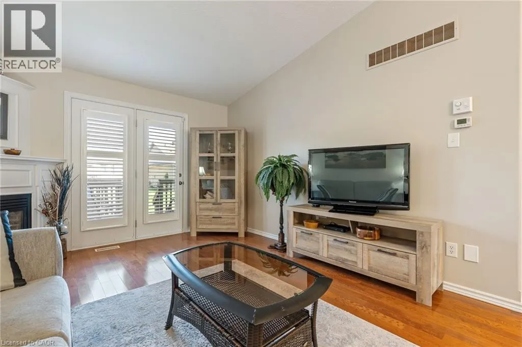 510 QUEENSWAY W Unit# 33, #33