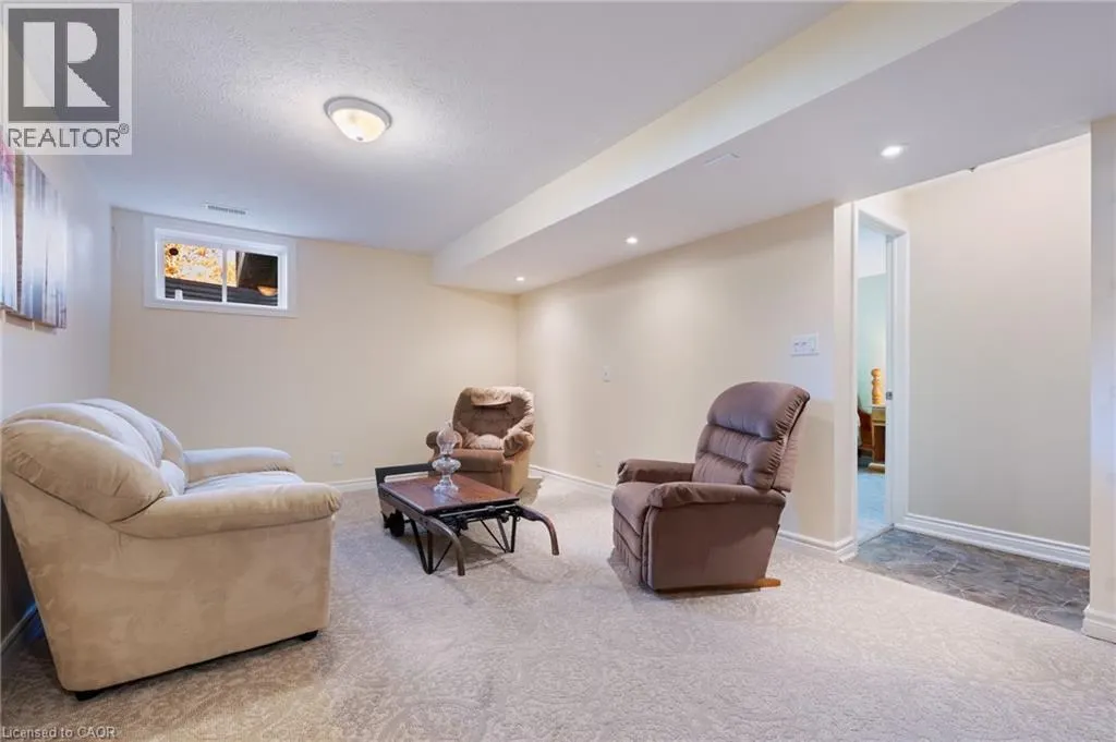 510 QUEENSWAY W Unit# 33, #33