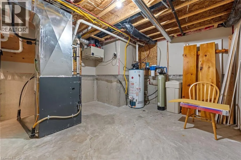 510 QUEENSWAY W Unit# 33, #33