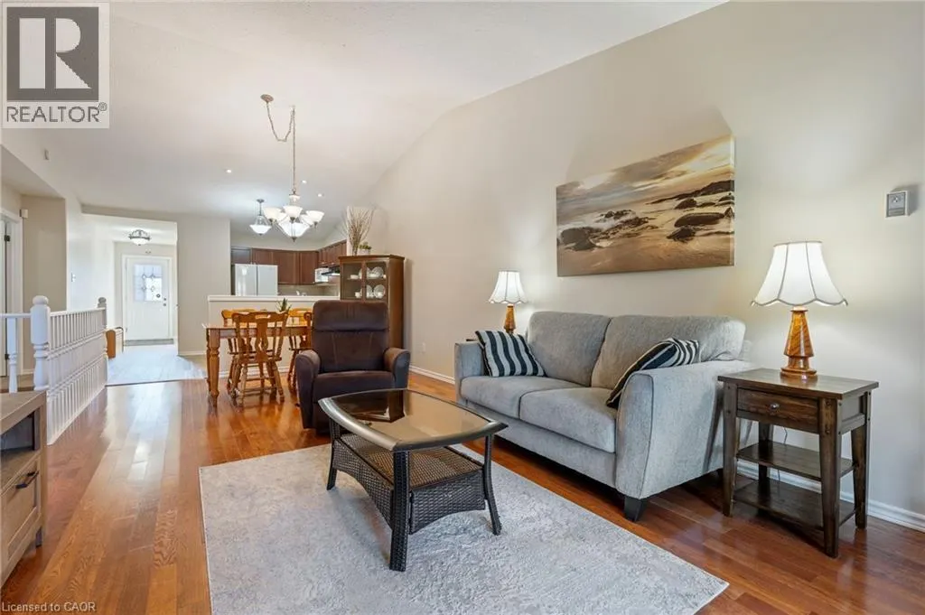 510 QUEENSWAY W Unit# 33, #33