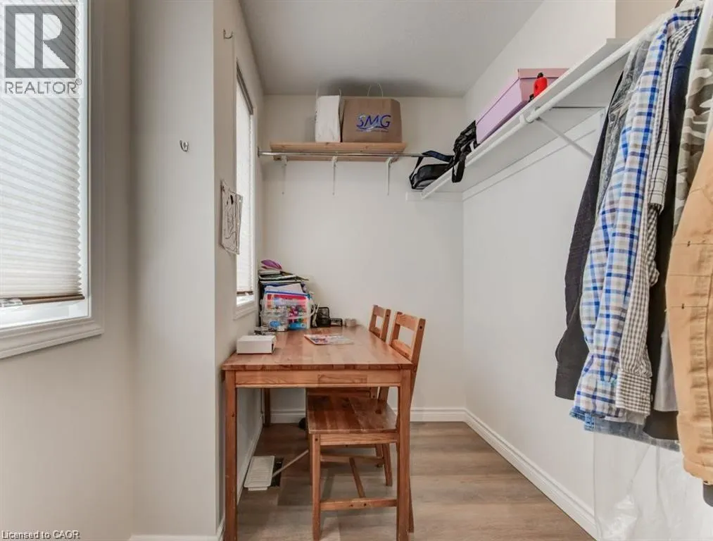 220 LEMON GRASS Crescent