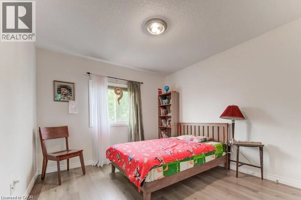 220 LEMON GRASS Crescent