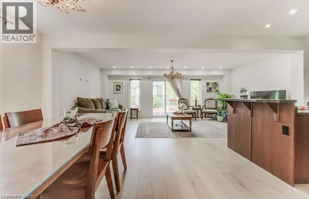 220 LEMON GRASS Crescent