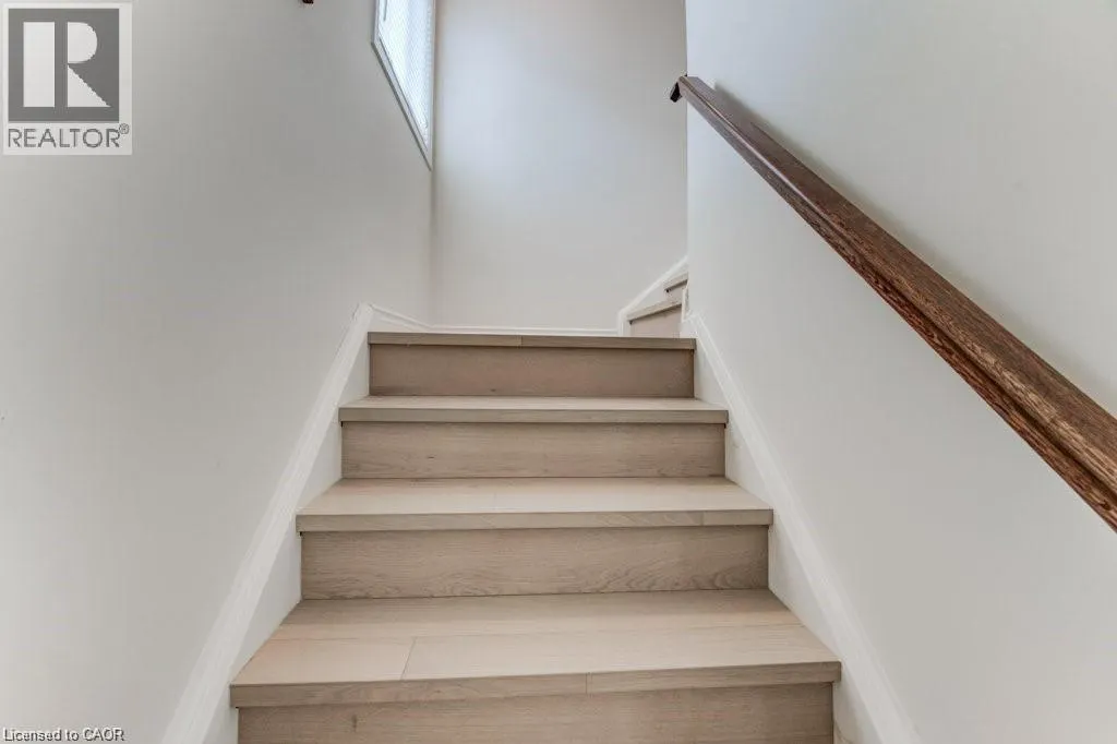 220 LEMON GRASS Crescent