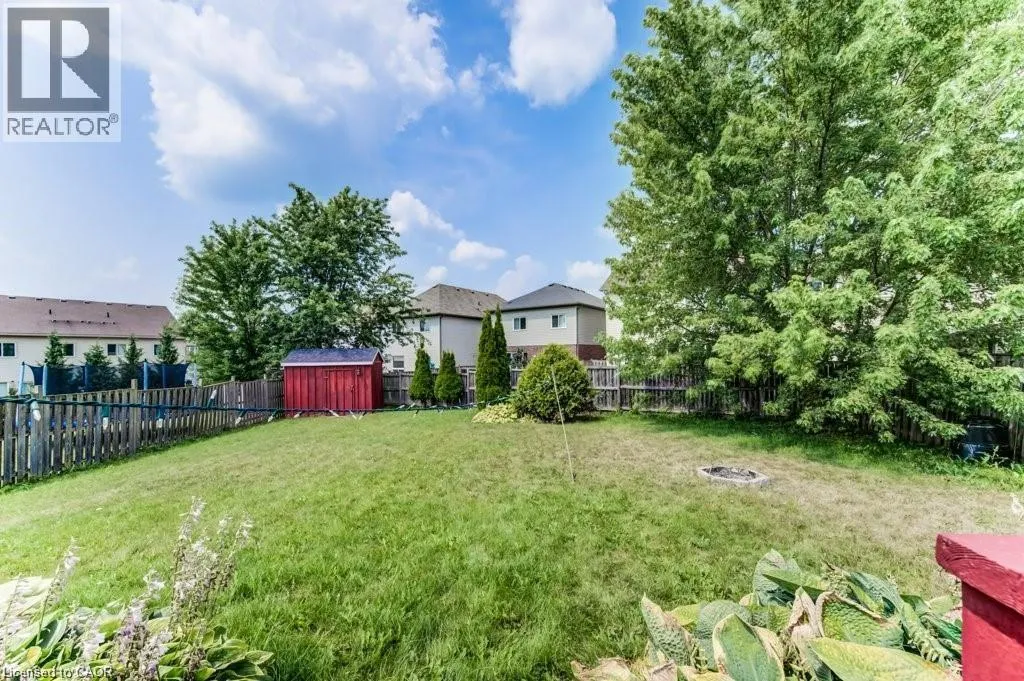 220 LEMON GRASS Crescent