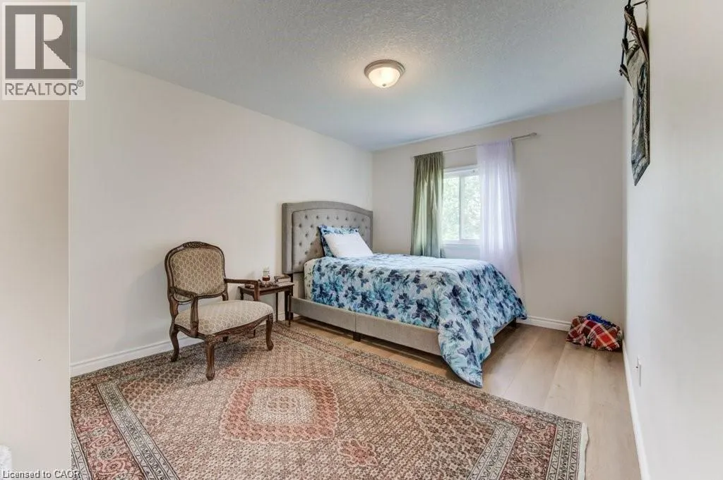 220 LEMON GRASS Crescent