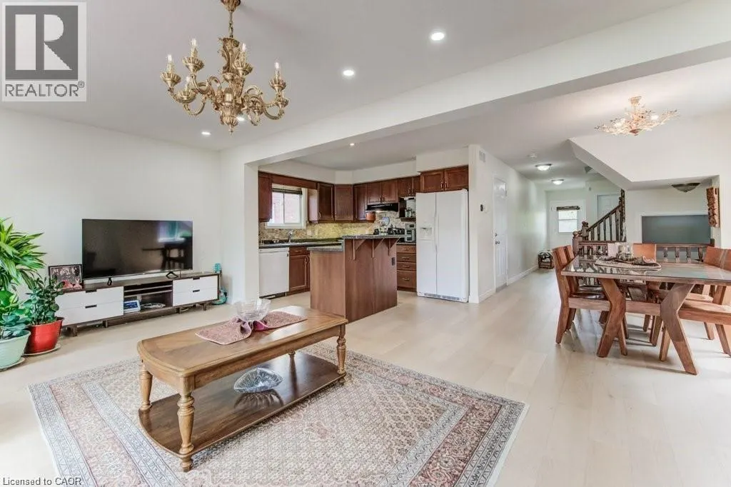 220 LEMON GRASS Crescent