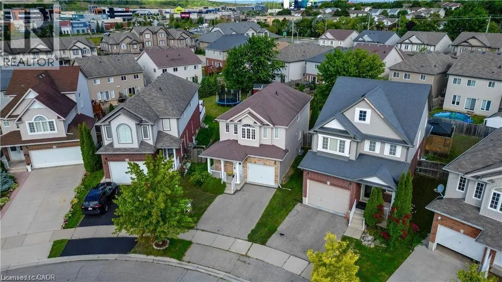 220 LEMON GRASS Crescent