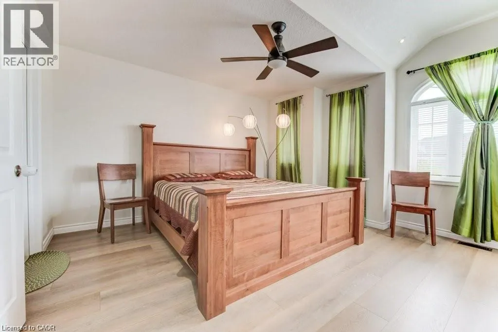 220 LEMON GRASS Crescent