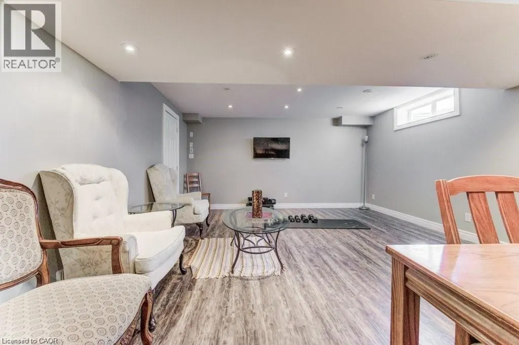 220 LEMON GRASS Crescent