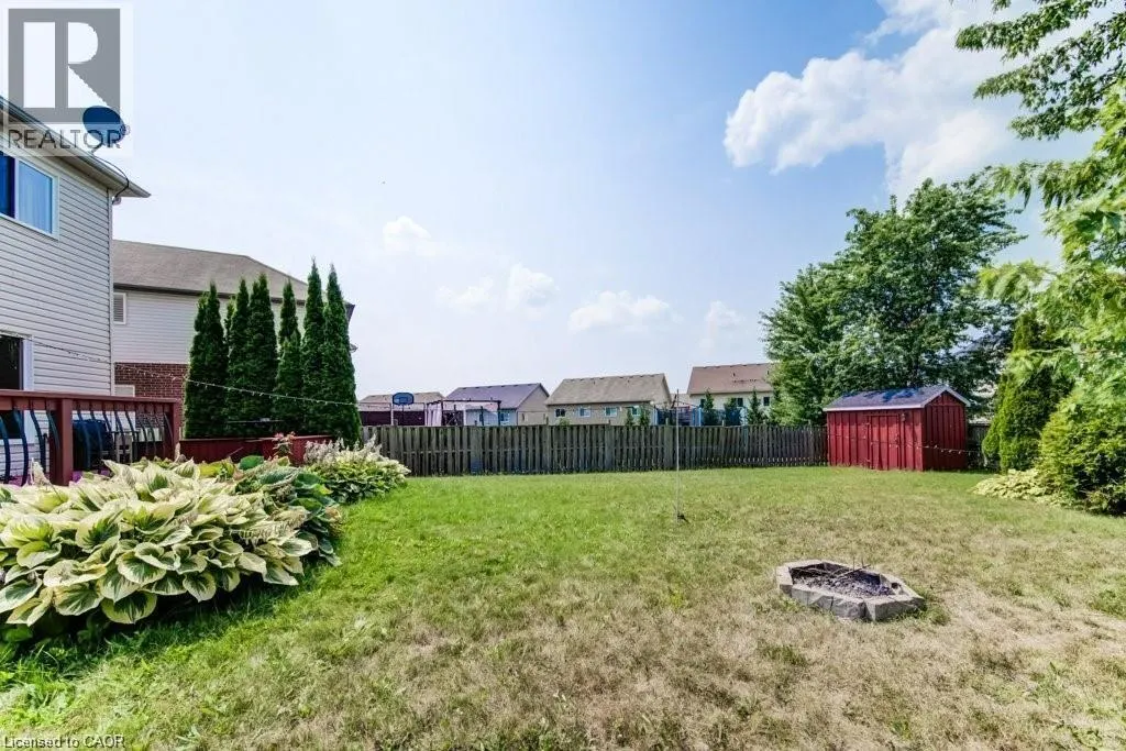 220 LEMON GRASS Crescent