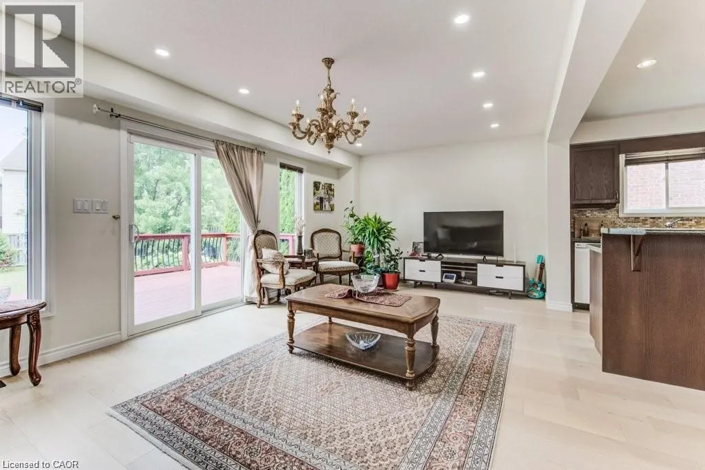 220 LEMON GRASS Crescent