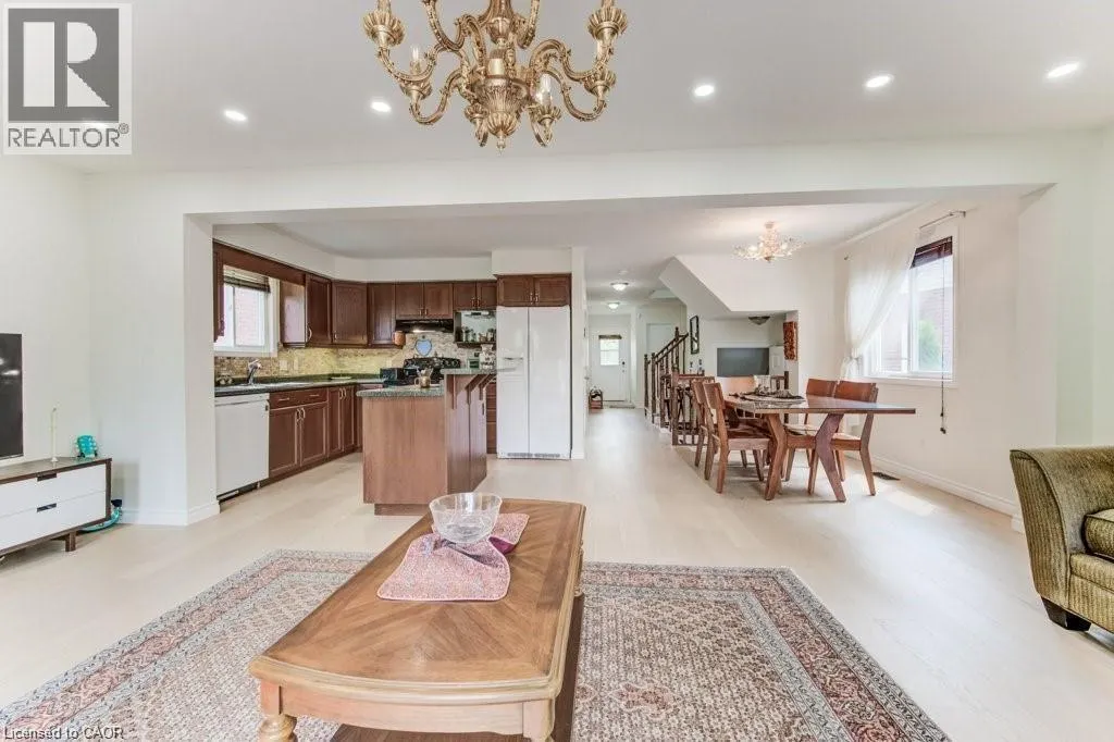 220 LEMON GRASS Crescent