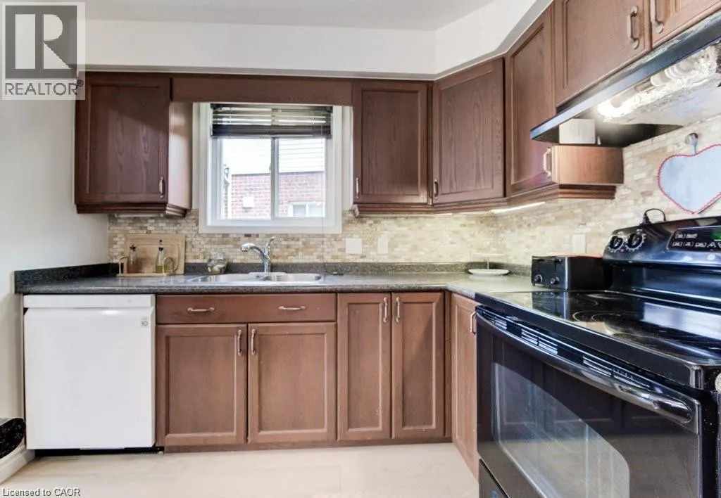 220 LEMON GRASS Crescent