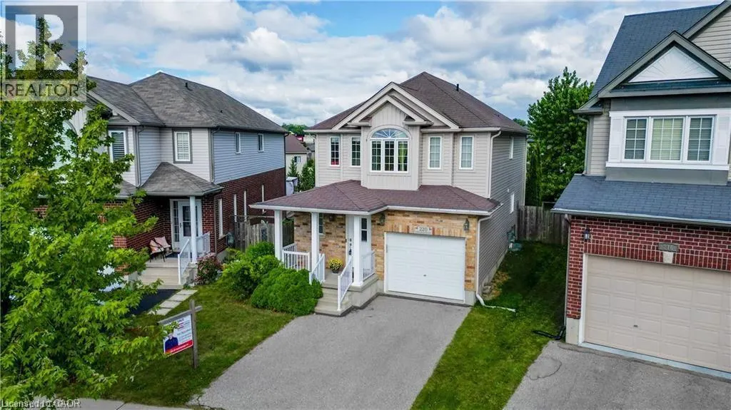 220 LEMON GRASS Crescent