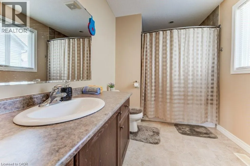 220 LEMON GRASS Crescent