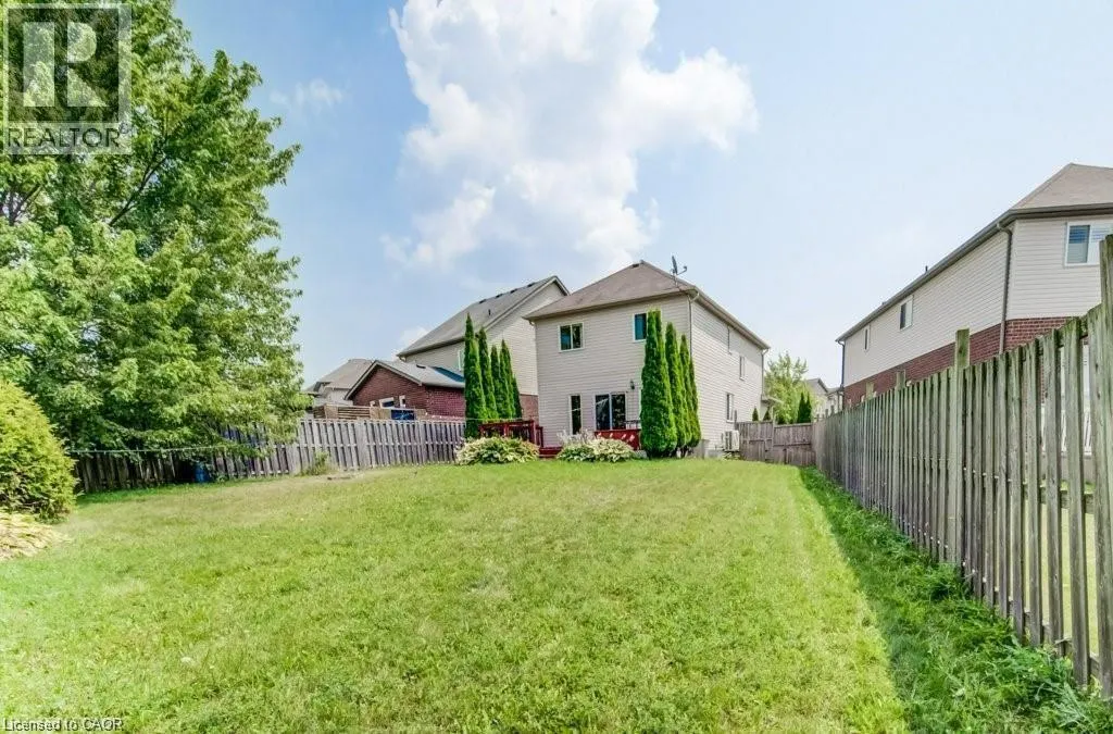 220 LEMON GRASS Crescent