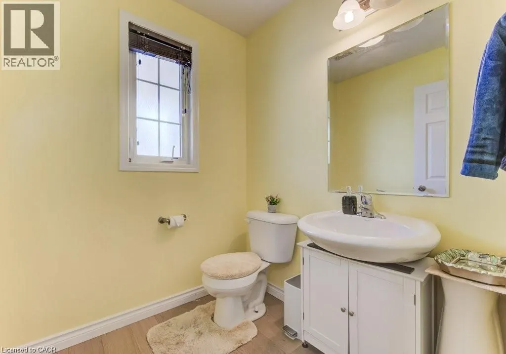 220 LEMON GRASS Crescent