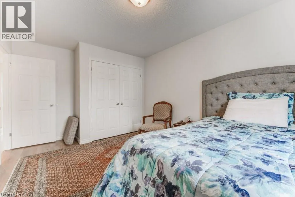 220 LEMON GRASS Crescent